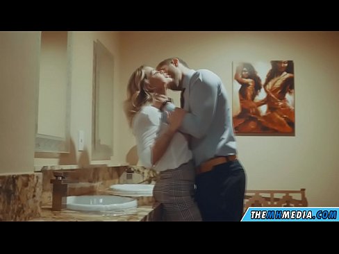 ❤️ Коли грудаста блондинка спокушає вас у громадському туалеті ❤️ Супер порно на uk.pornokey.ru ❌️